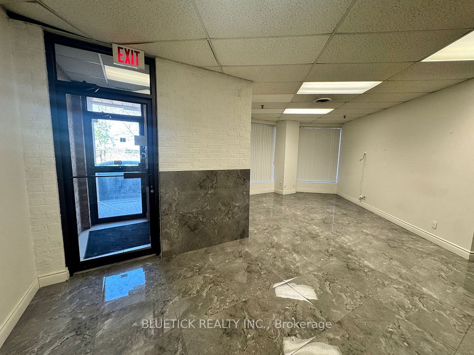 12 Bram Court 17-18, Brampton, ON L6W 3V1