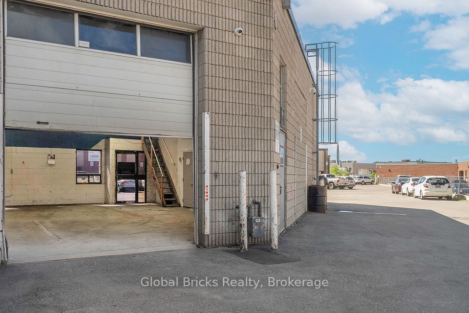 155 Tory York Drive, Toronto W05, ON M9L 1X9