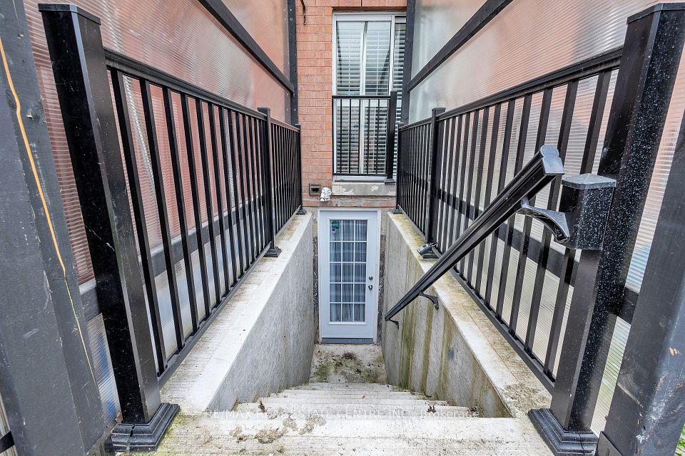 Semi-Detached at 42 Baha Crescent BASEMENT, Brampton, ON L7A 2J3, Brampton
