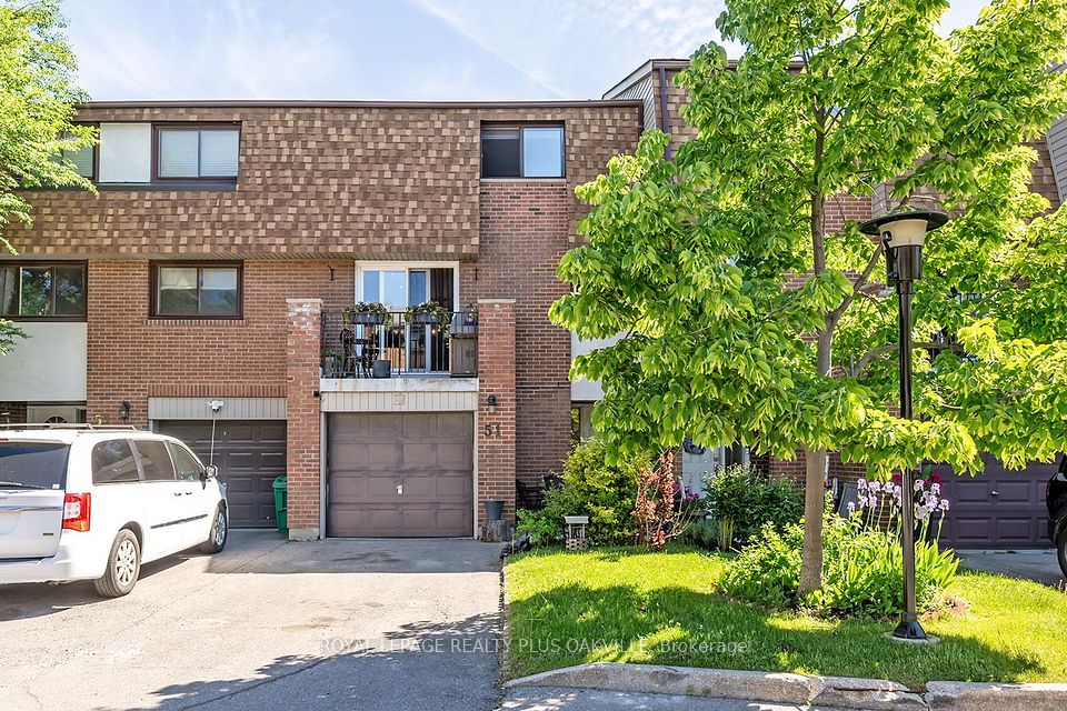 1051 Cedarglen Gate 51, Mississauga, ON L5C 3A7 at 1051 Cedarglen Gate 51, Mississauga, ON L5C 3A7, Mississauga, ON, L5C 3A7