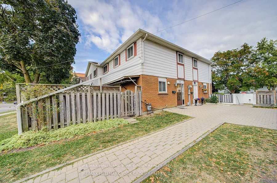 9 Bur Oak Way, Toronto, ON M3L 2G3 at 9 Bur Oak Way, Toronto, ON M3L 2G3, Toronto W05, ON, M3L 2G3