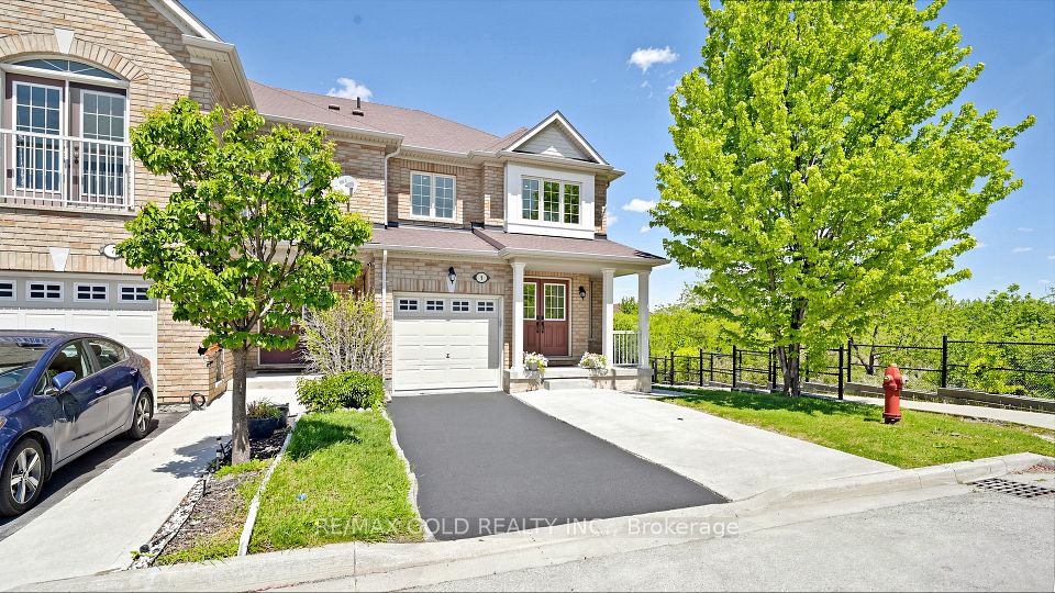 Att/Row/Townhouse at 9 Edgewater Court, Brampton, ON L6R 0W8, Brampton