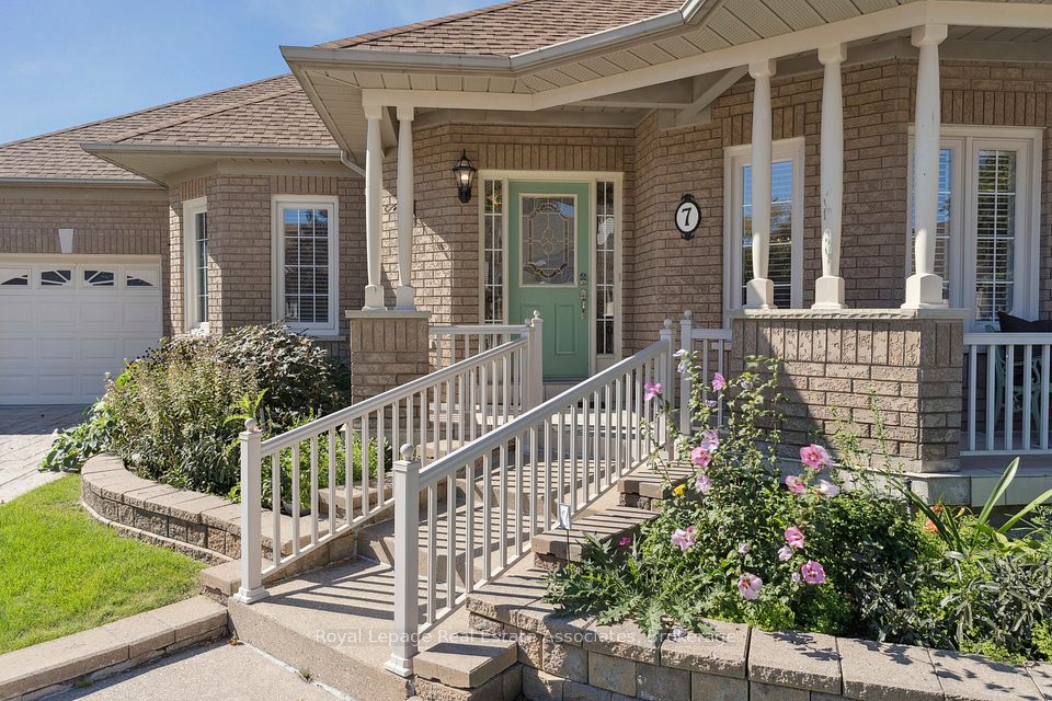 7 Powder Mill Court, Brampton, ON L6R 1W5 at 7 Powder Mill Court, Brampton, ON L6R 1W5, Brampton, ON, L6R 1W5