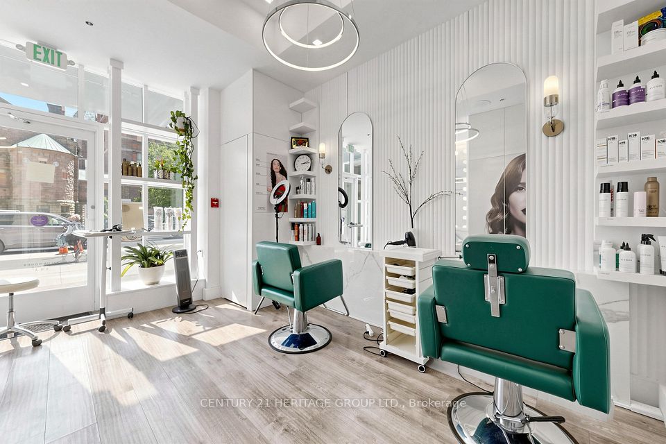 220 Bloor Street W, Toronto C02, ON M6S 1N4
