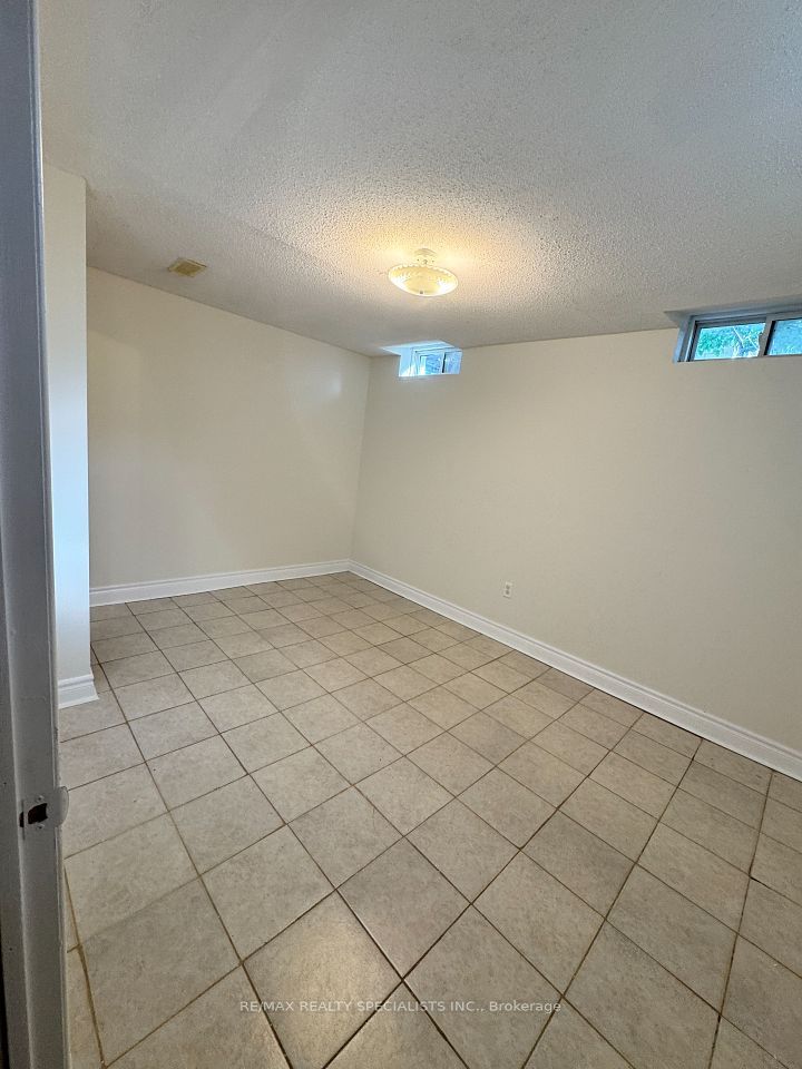 Att/Row/Townhouse at 5834 Raftsman Cove N/A BSMT, Mississauga, ON L5M 6N9, Mississauga