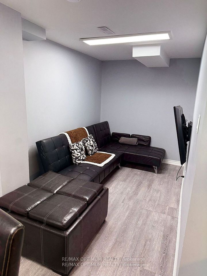 Semi-Detached  at 3250 Apricot Street Bsmt, Mississauga, ON L5N 8A8, Mississauga
