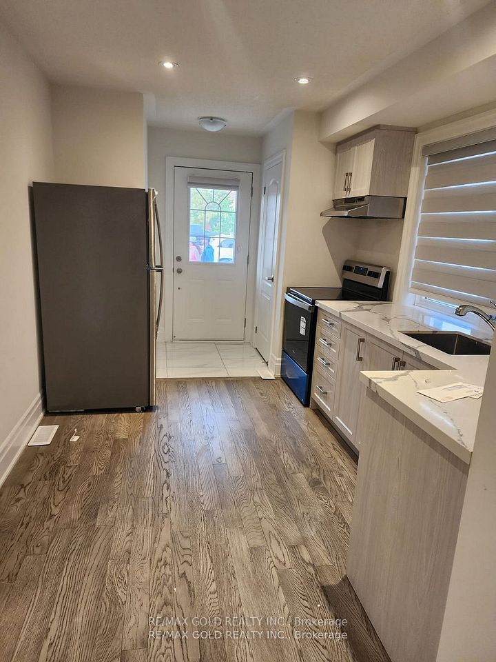 Semi-Detached at 17 Hashmi Place Main Floor, Brampton, ON L6Y 6K1, Brampton