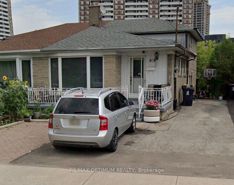 43 Lindylou Road, Toronto, ON M9M 2B1 at 43 Lindylou Road, Toronto, ON M9M 2B1, Toronto W05, ON, M9M 2B1