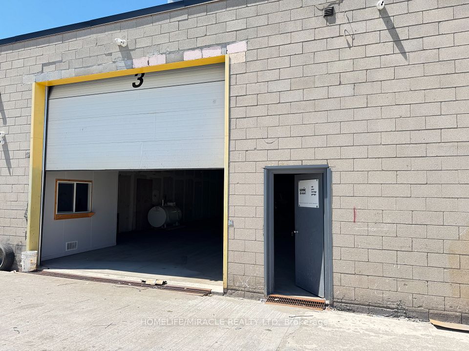 1700 Sismet Road, Mississauga, ON L4W 1R4