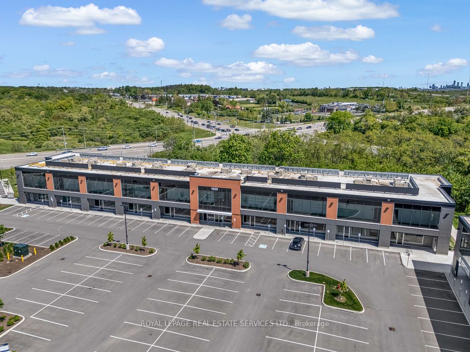 1939 Ironoak Way 206, Oakville, ON L6H 0N1
