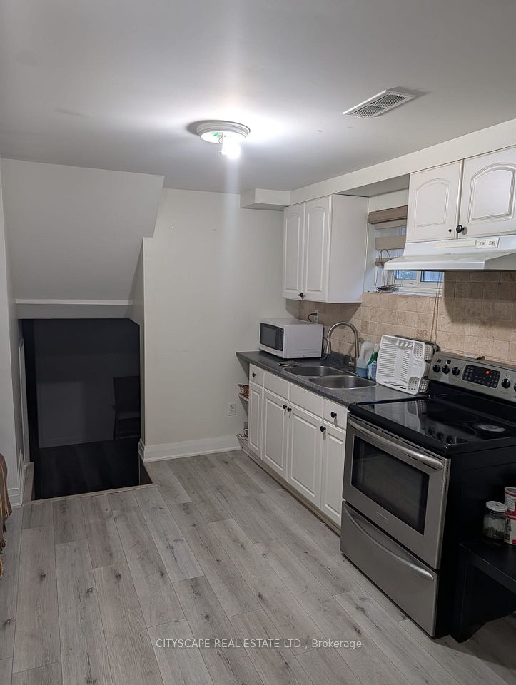 Semi-Detached  at 6393 Chaumont Crescent, Mississauga, ON L5N 2M7, Mississauga