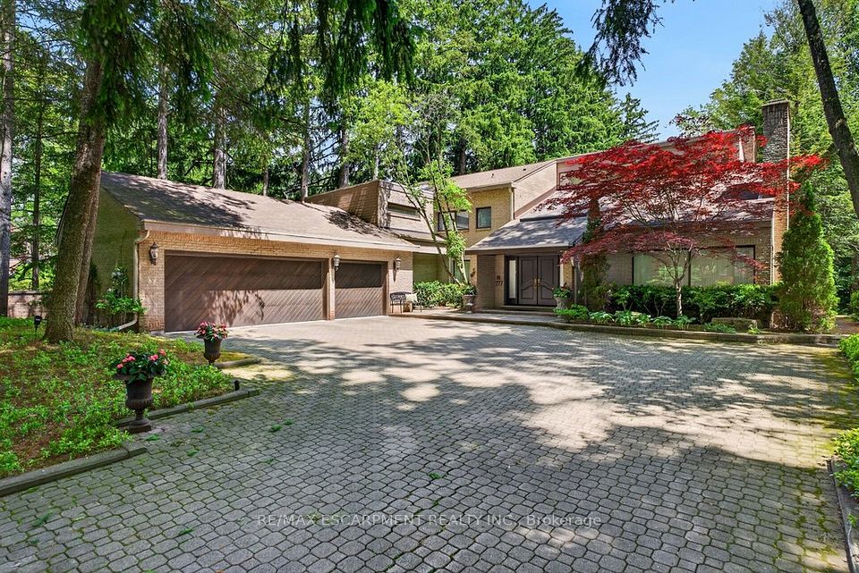 Detached at 277 Shoreacres Road, Burlington, ON L7L 2H3, Burlington