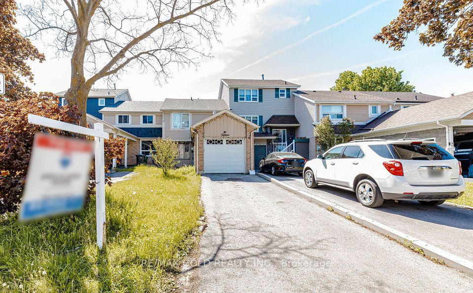 Att/Row/Townhouse at 15 Courtleigh Square, Brampton, ON L6Z 1J2, Brampton