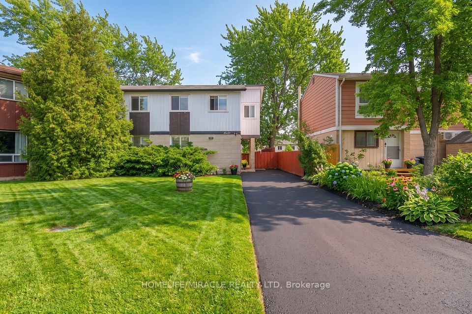 Detached at 7 Greenhills Square, Brampton, ON L6S 2J4, Brampton