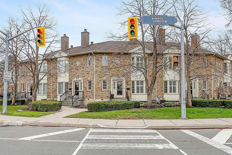 Condo Townhouse at 2110 New Street 6, Burlington, ON L7R 1H8, Burlington