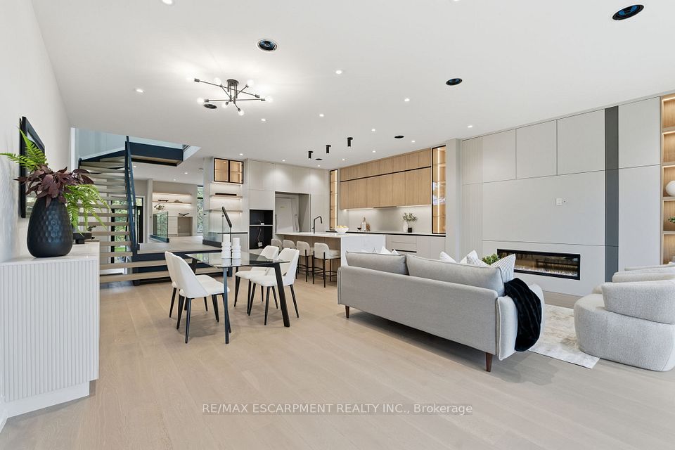 957 Halliday Avenue, Mississauga, ON L5E 1P4 at 957 Halliday Avenue, Mississauga, ON L5E 1P4, Mississauga, ON, L5E 1P4
