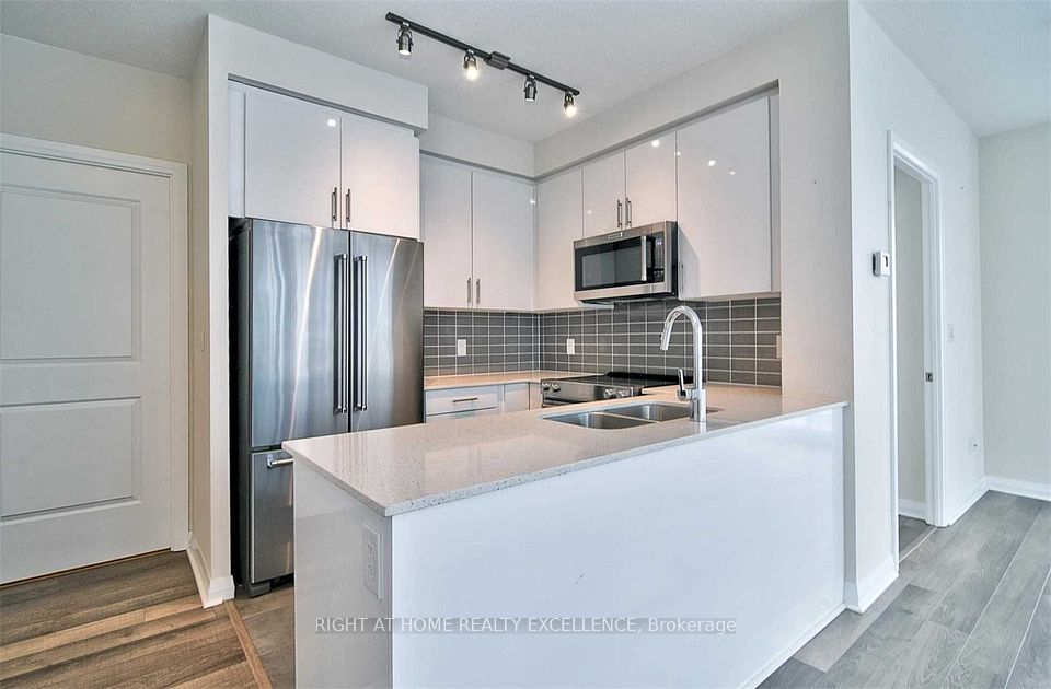 Condo Apartment at 5033 Four Springs Avenue 2117, Mississauga, ON L5R 0E4, Mississauga