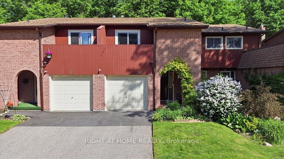 Condo Townhouse at 2301 Cavendish Drive 38, Burlington, ON L7P 3M3, Burlington