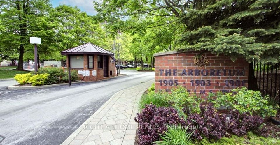 Condo Apartment at 1901 Pilgrims Way 301, Oakville, ON L6M 2W9, Oakville