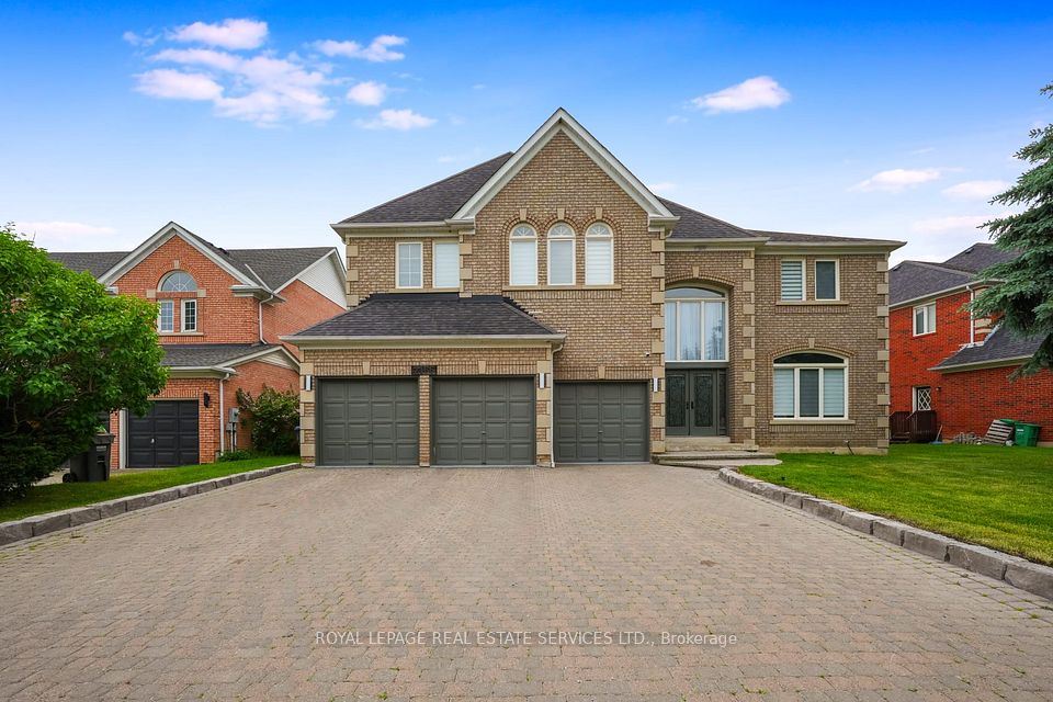 Detached at 2166 Erin Centre Boulevard, Mississauga, ON L5M 5H8, Mississauga