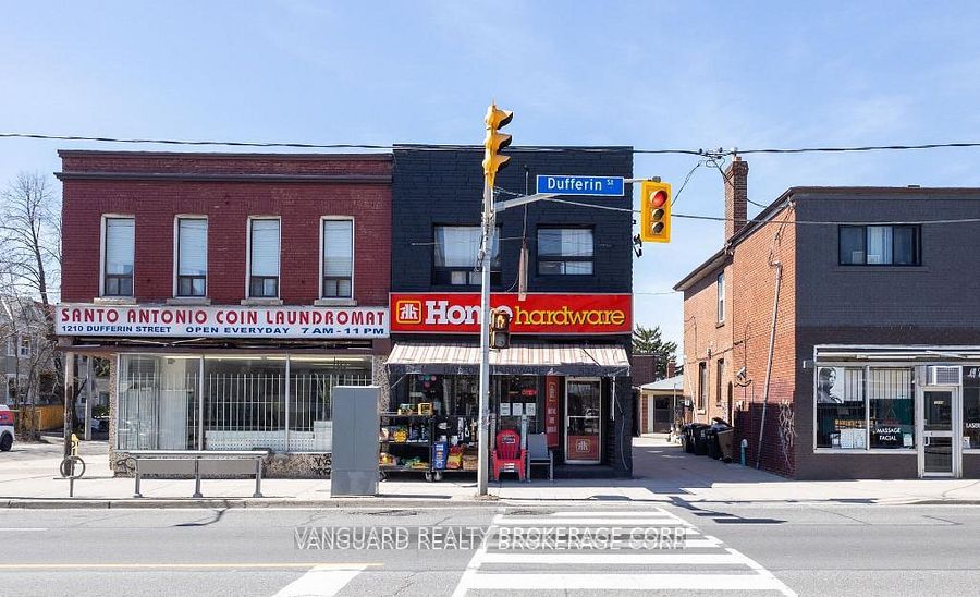 1212 Dufferin Street, Toronto W02, ON M6H 4C1