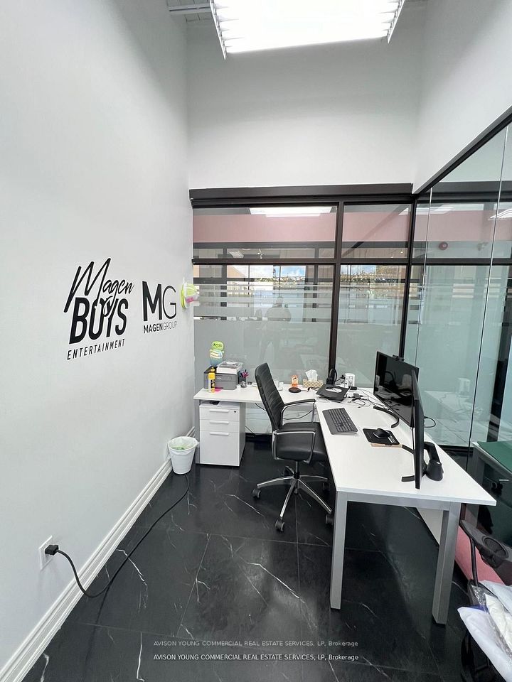 106-108 Tycos Drive 3, Toronto, ON M6B 1V9