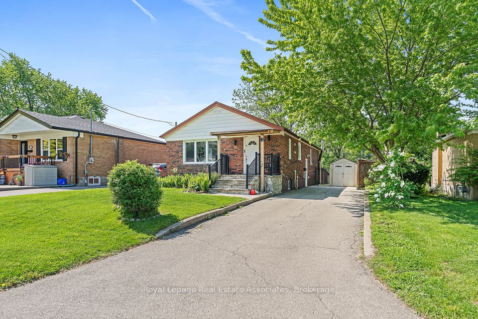 Detached at 18 Shelley Street, Halton Hills, ON L7G 3W9, Halton Hills