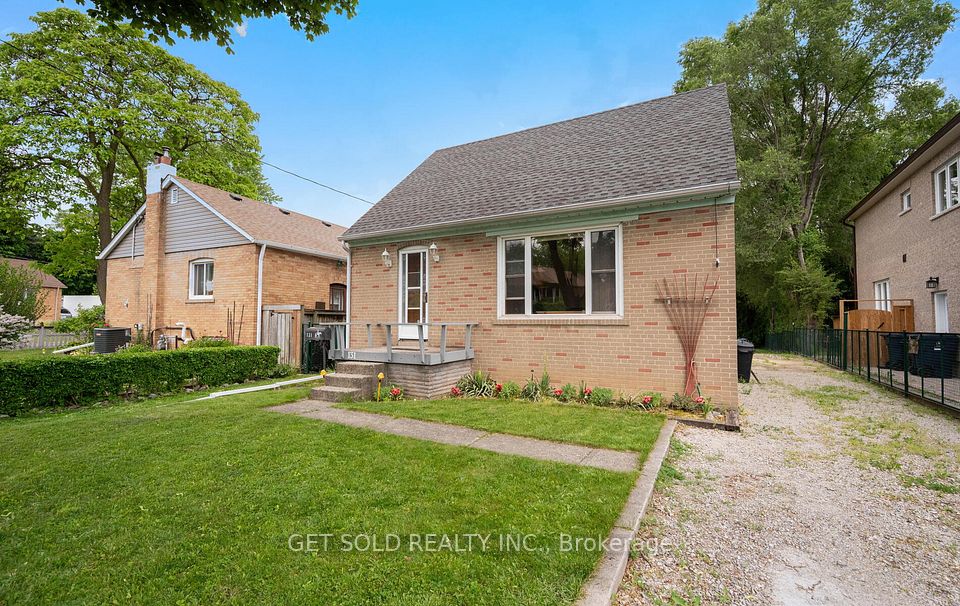 131 Clearbrooke Circle, Toronto, ON M9W 2E9 at 131 Clearbrooke Circle, Toronto, ON M9W 2E9, Toronto W10, ON, M9W 2E9