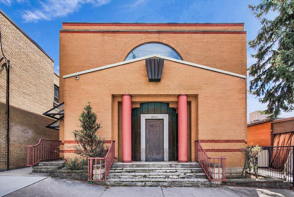 2547A Eglinton Avenue W, Toronto W03, ON M6M 1T2