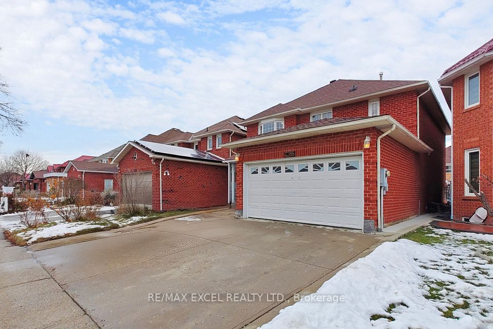 4388 Guildwood Way, Mississauga, ON L5R 2A4 at 4388 Guildwood Way, Mississauga, ON L5R 2A4, Mississauga, ON, L5R 2A4