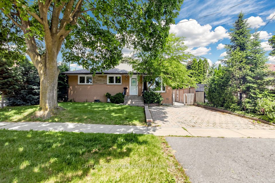 34 Paragon Road, Toronto, ON M9R 1J8 at 34 Paragon Road, Toronto, ON M9R 1J8, Toronto W09, ON, M9R 1J8