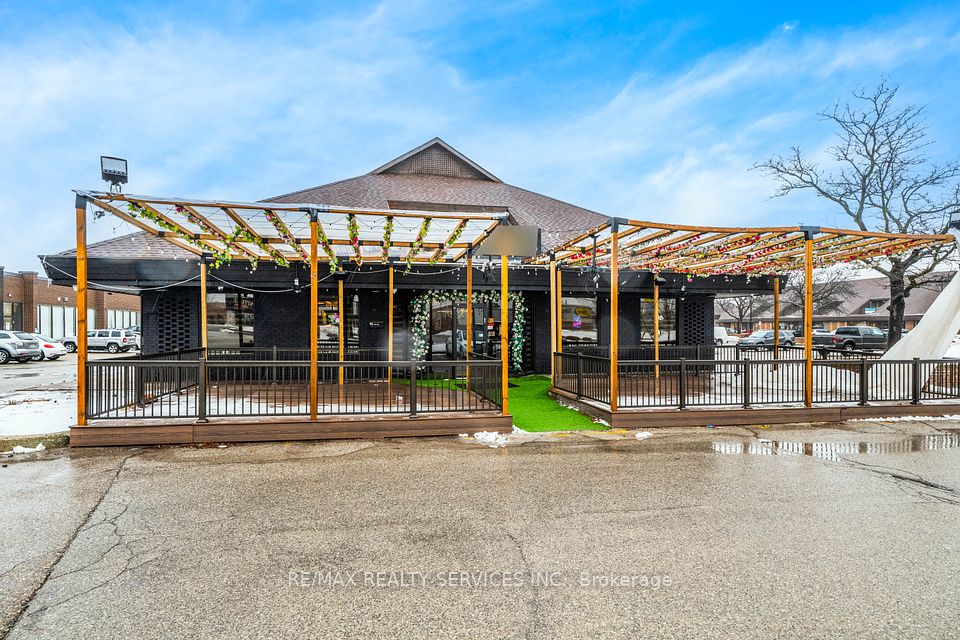 2055 Dundas Street, Mississauga, ON L4X 2W1