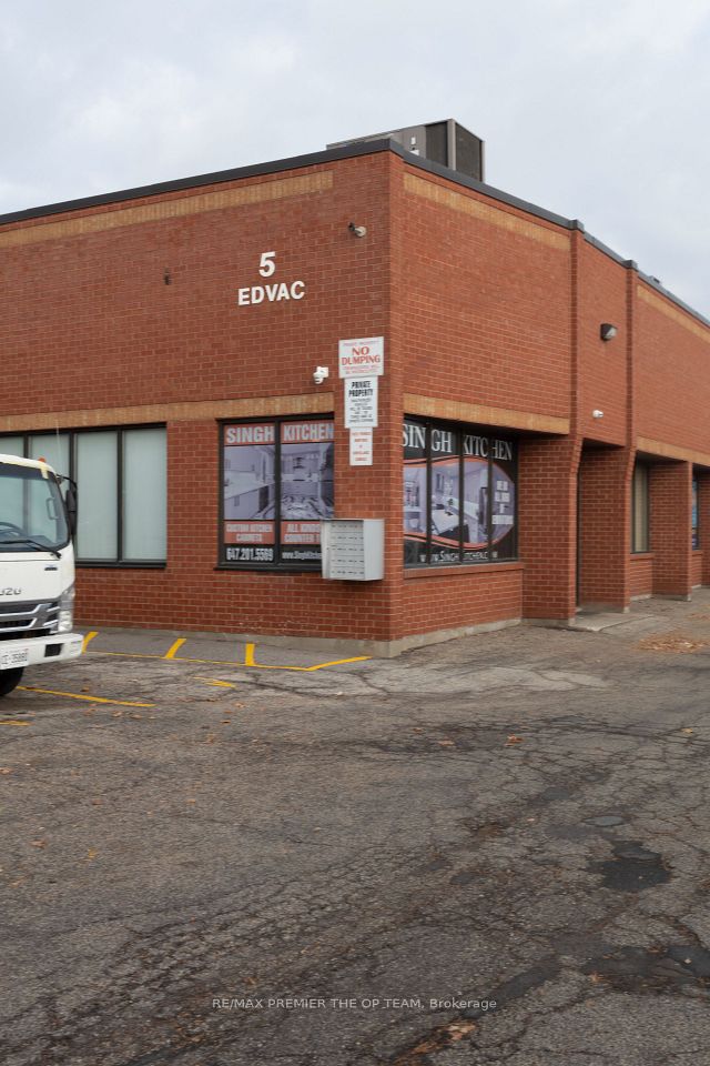 5 Edvac Drive 4, Brampton, ON L6S 5P2