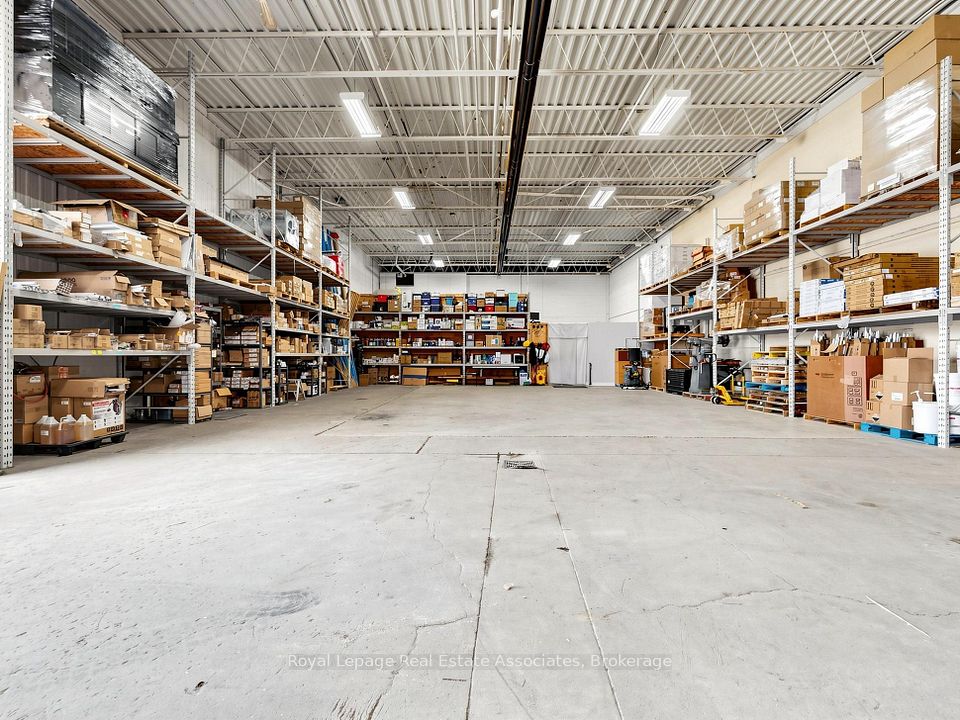 41 Shorncliffe Road, Toronto W08, ON M8Z 5K2