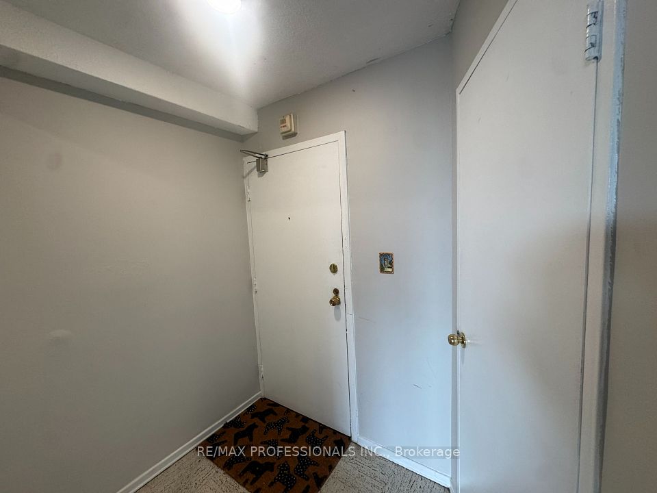 11 Wincott Drive 602, Toronto, ON M9R 2R9 at 11 Wincott Drive 602, Toronto, ON M9R 2R9, Toronto W09, ON, M9R 2R9