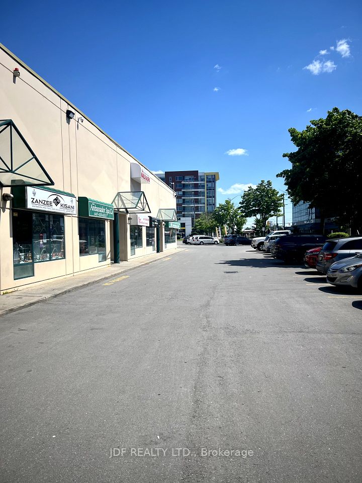 1270 Finch Avenue W 14, Toronto W05, ON M3J 3J7