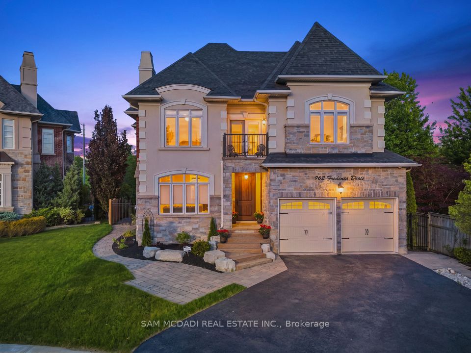 962 Fredonia Drive, Mississauga, ON L5C 2W4 at 962 Fredonia Drive, Mississauga, ON L5C 2W4, Mississauga, ON, L5C 2W4