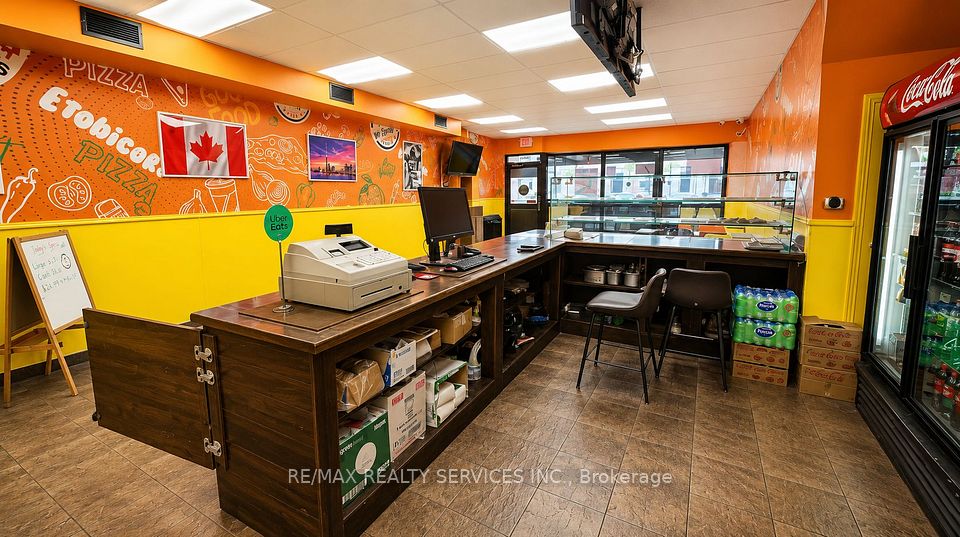 3019 Lakeshore Boulevard, Toronto W06, ON M8V 1K2