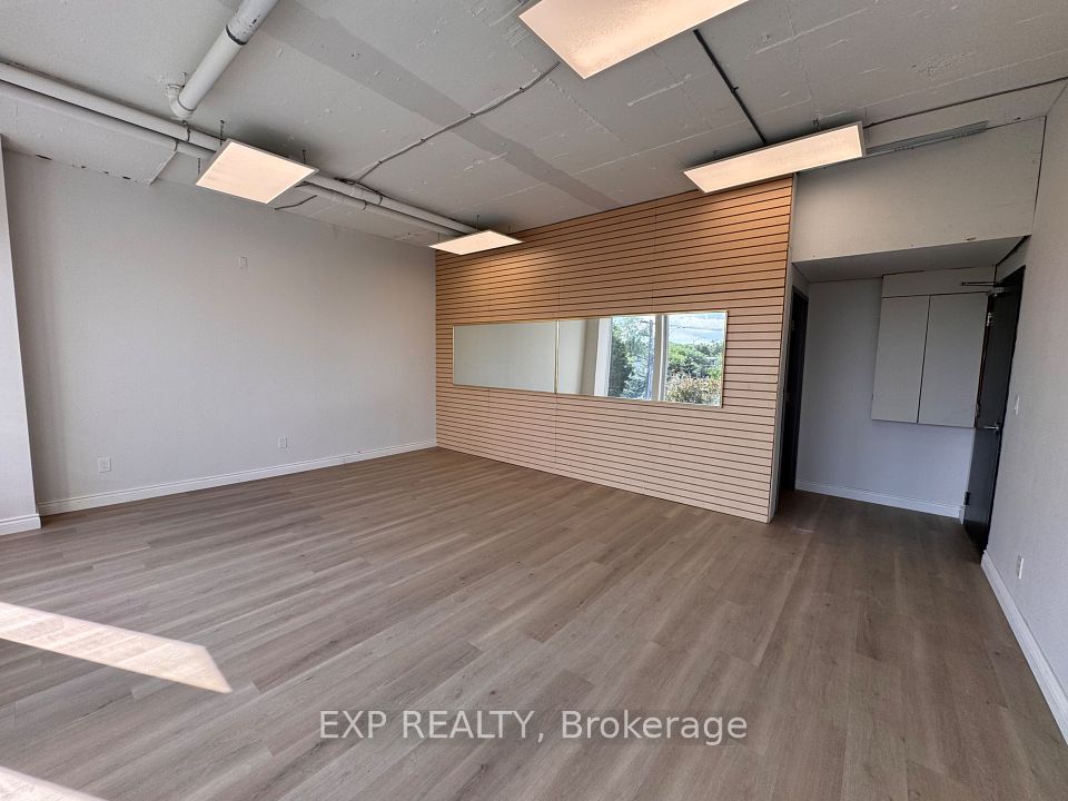 230 Lakeshore Road E 316, Mississauga, ON L5G 1G7
