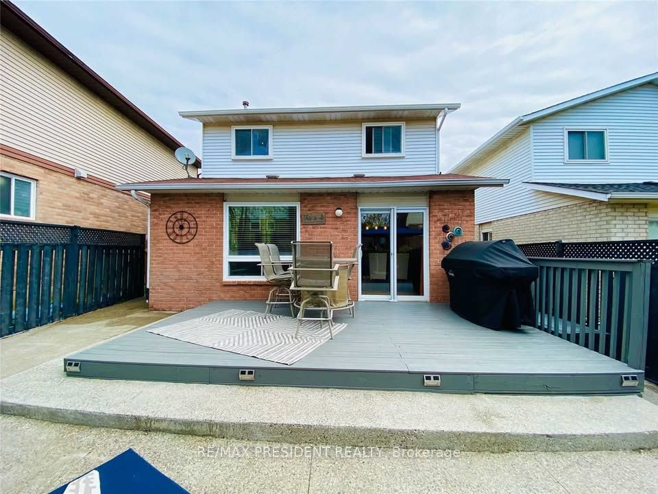 Detached at 2563 Whittaker Drive, Burlington, ON L7P 4R1, Burlington