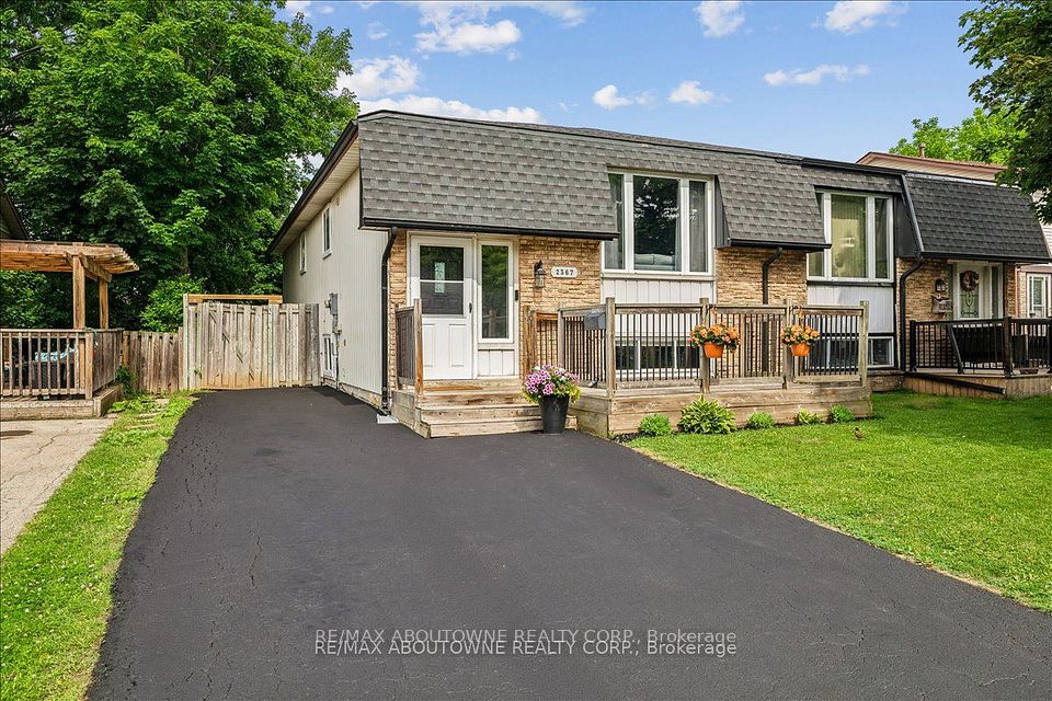 Semi-Detached  at 2367 Middlesmoor Crescent, Burlington, ON L7P 3X4, Burlington