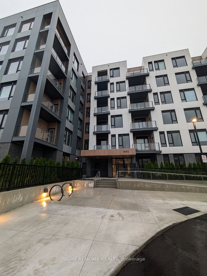 Condo Apartment at 1440 Clarriage Court 102, Milton, ON L9E 1B3, Milton