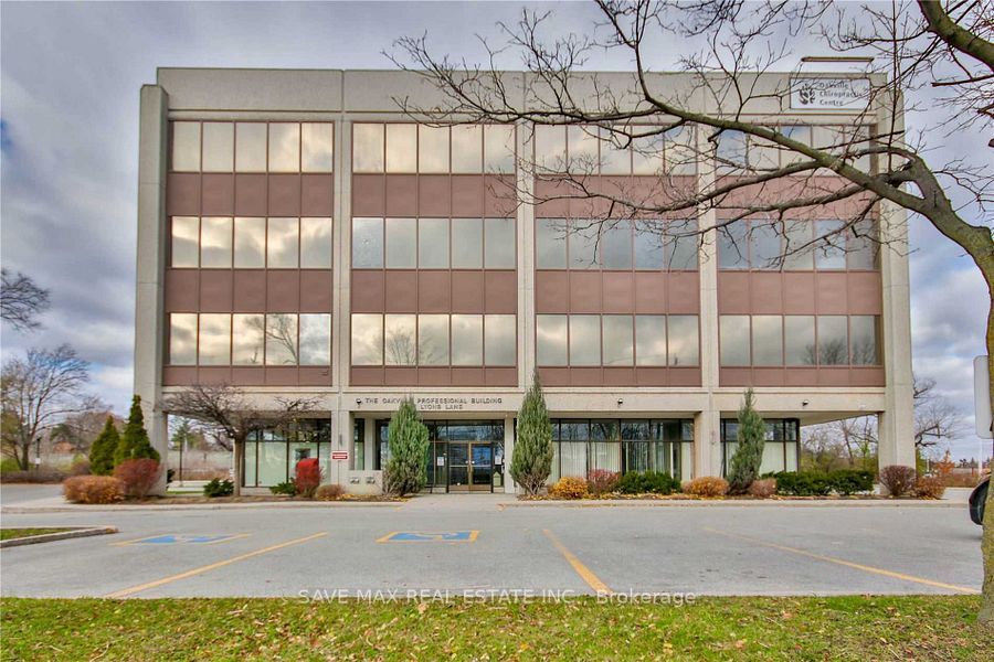 627 Lyons Lane, Oakville, ON L6J 5Z7