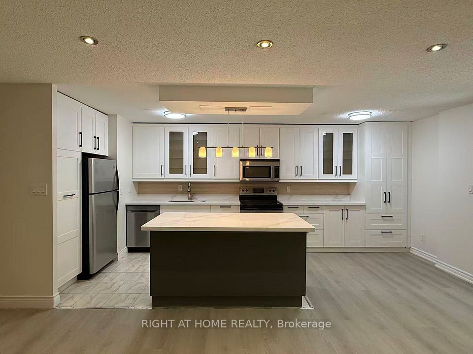 3025 The credit woodlands Drive 109, Mississauga, ON L5C 2V3 at 3025 The credit woodlands Drive 109, Mississauga, ON L5C 2V3, Mississauga, ON, L5C 2V3