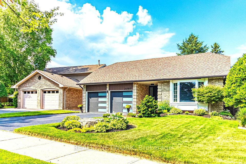 2390 Sinclair Circle, Burlington, ON L7P 3C3 at 2390 Sinclair Circle, Burlington, ON L7P 3C3, Burlington, ON, L7P 3C3