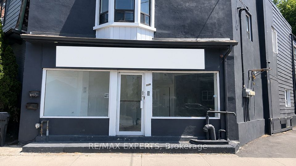 1335 Weston Road, Toronto W04, ON M6M 4R7