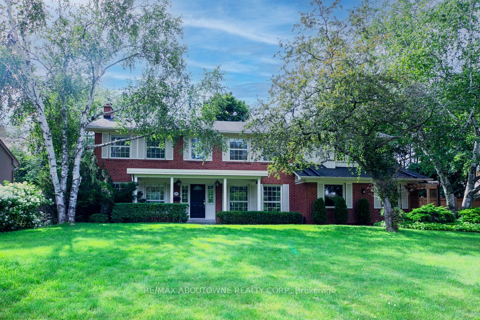 Detached at 1290 Braeside Drive, Oakville, ON L6J 2A4, Oakville