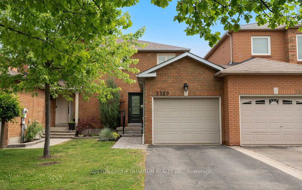 Att/Row/Townhouse at 3329 Bobwhite Mews, Mississauga, ON L5N 6E8, Mississauga