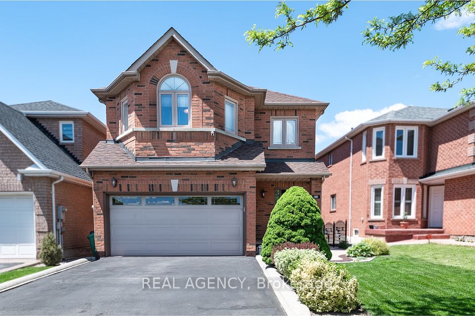 923 Blyleven Boulevard, Mississauga, ON L5V 2J3 at 923 Blyleven Boulevard, Mississauga, ON L5V 2J3, Mississauga, ON, L5V 2J3