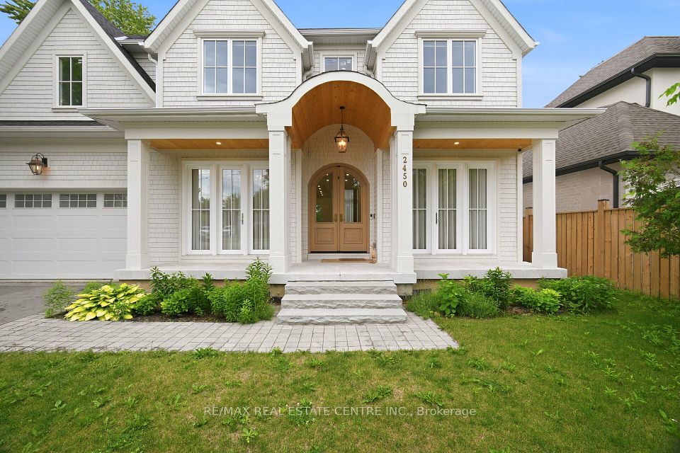 Detached at 2450 Rebecca Street, Oakville, ON L6L 2B2, Oakville